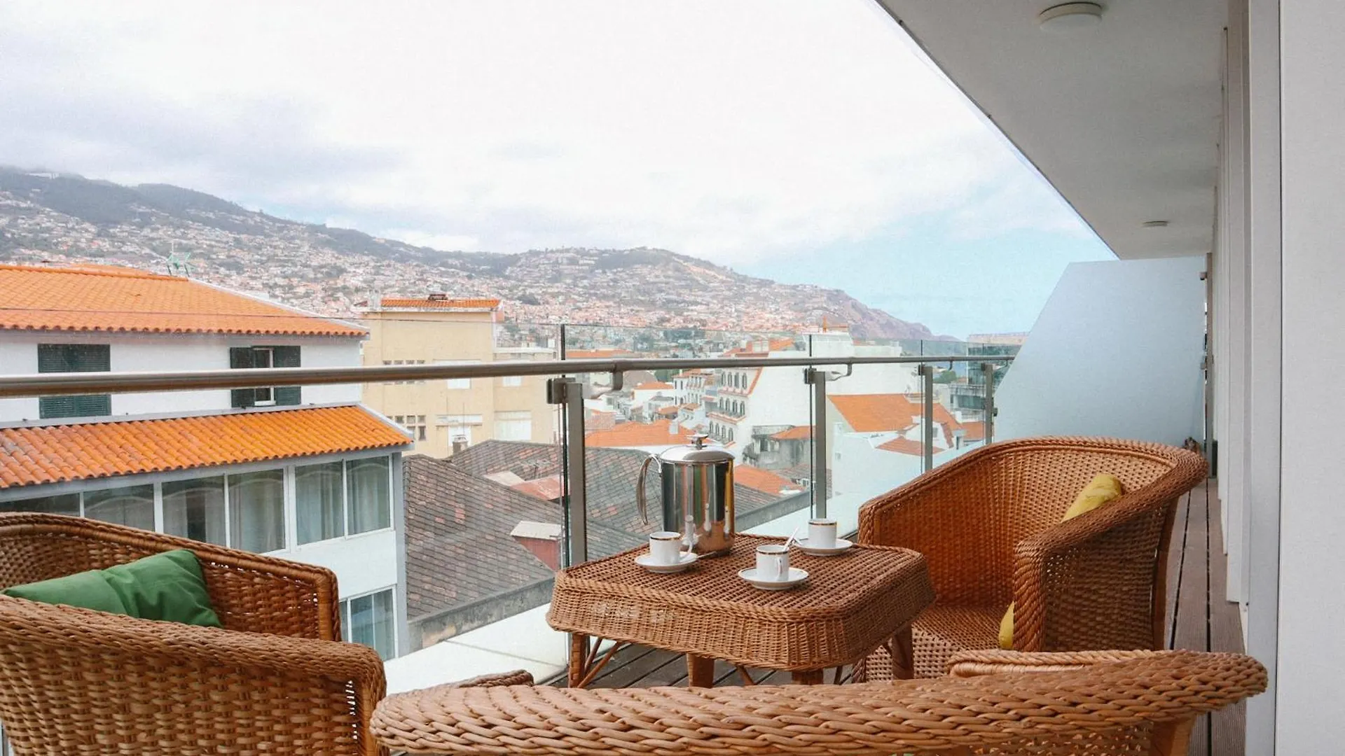 Heart Of Funchal 4 Bd Apartment - Casa D Alma